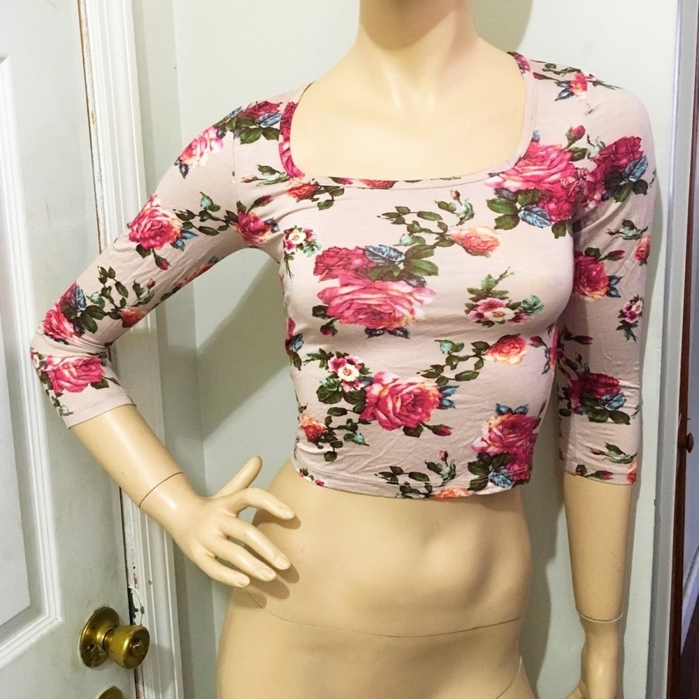 Abound Floral Scoop Neck Crop Top
